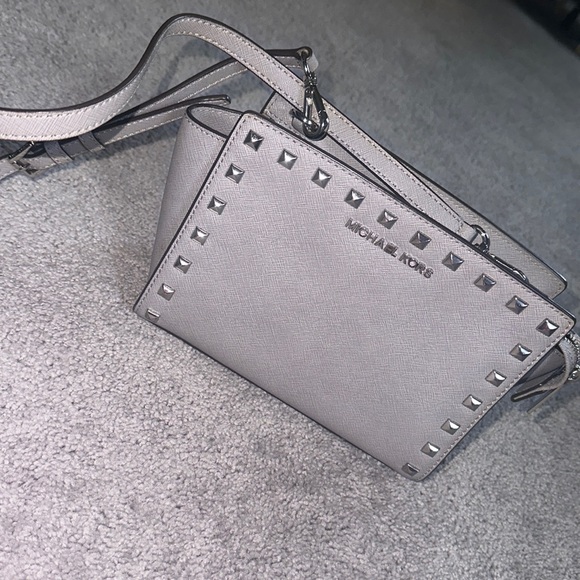 Michael Kors mini crossbody purse - Picture 1 of 2